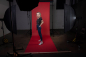 Preview: Reflexionsfreier roter Fotohintergrund Superior 56 Scarlet auf Rolle
