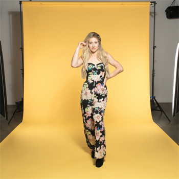 Preview: Hama Studiohintergrund 11 Meter Hellgold für exklusive Fotoshoots